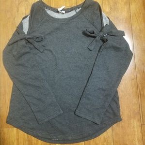 Gray long sleeve shirt